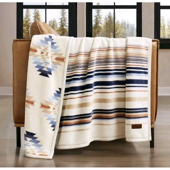 Pendleton Reversible Plush Throw - Savanna Stripe, New - Picture 3 of 3